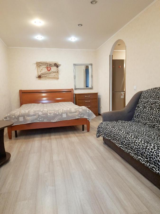 Appartamento Проспект Металлургов 9 Kryvyj Rih Esterno foto