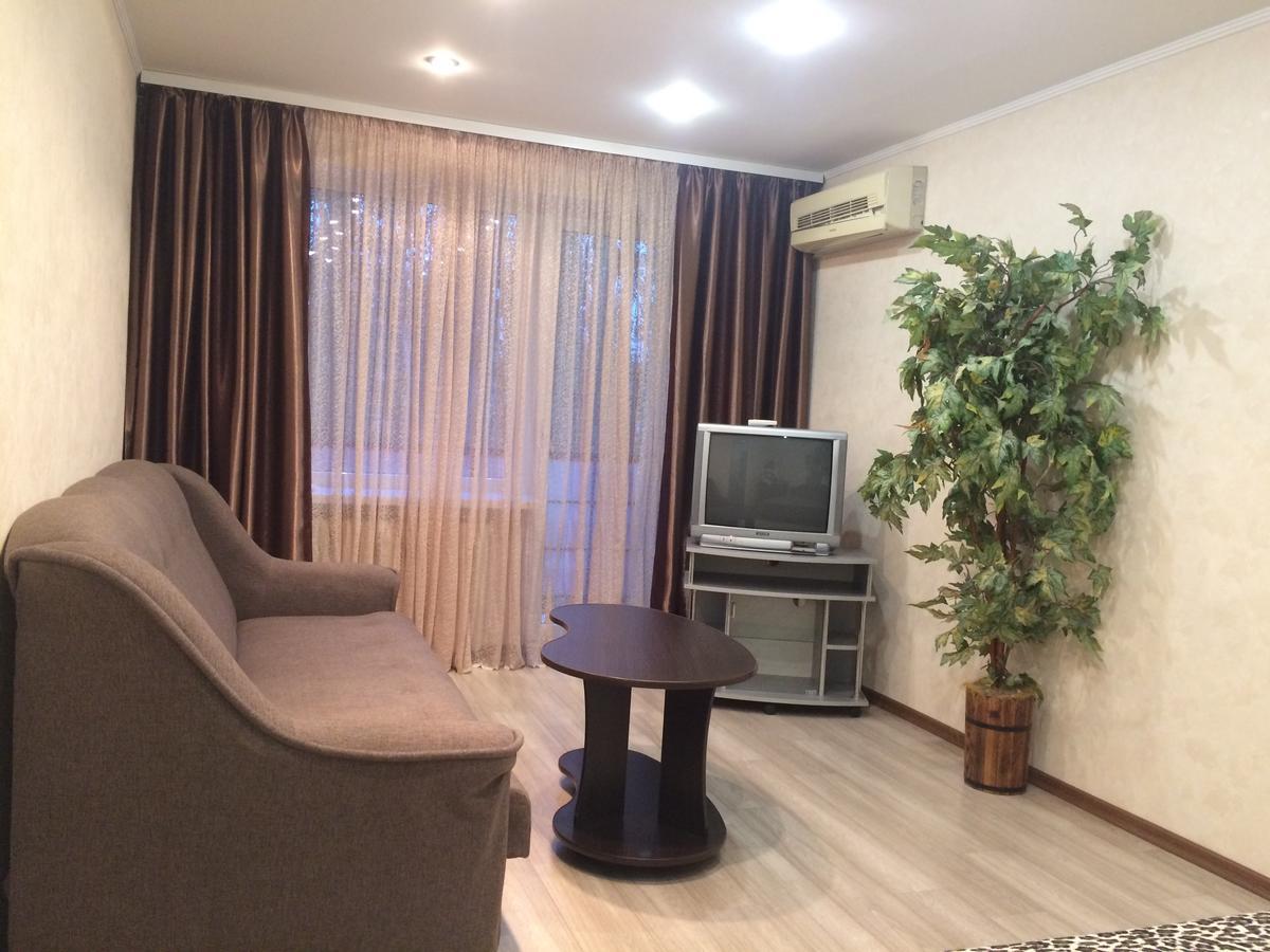 Appartamento Проспект Металлургов 9 Kryvyj Rih Esterno foto