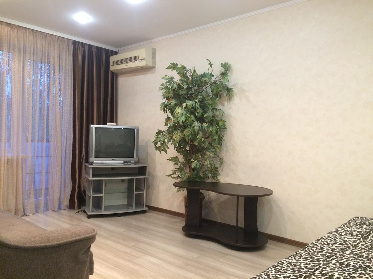 Appartamento Проспект Металлургов 9 Kryvyj Rih Esterno foto